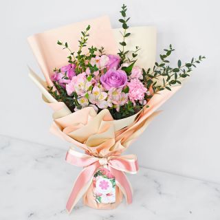 Lavish Flower Bouquet for Mother's Day