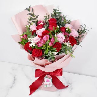 Pink & Red Roses Bouquet For Valentine's Day