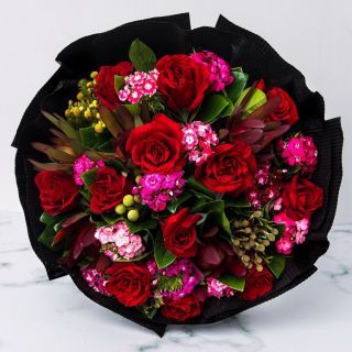 Romantic Red Roses Bouquet for Valentine's Day